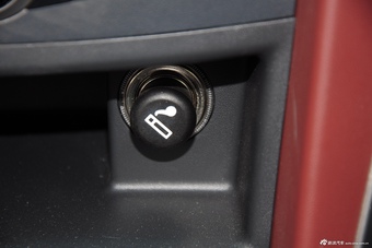 2015款比亚迪G5 1.5TI手动尊贵型