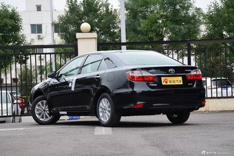 2016款凯美瑞2.0L自动十周年纪念领先版