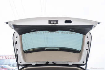 2015款比亚迪唐2.0T自动四驱尊贵型