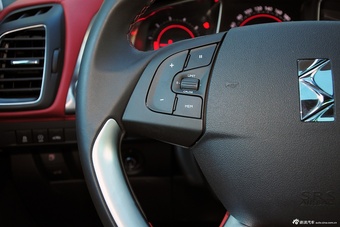 2015款DS 5 1.8T自动尊享版THP200