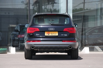2015款奥迪Q7 35TFSI进取型