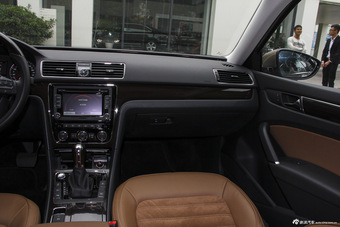 2015款帕萨特2.0T自动DSG至尊版