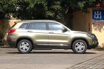 2014款长安CS75 1.8T自动精英型国5