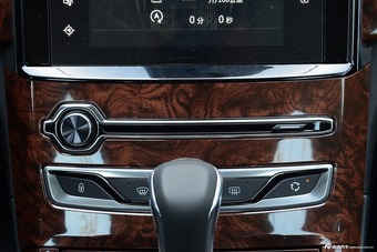 2016款东风A9 1.8T自动豪华型