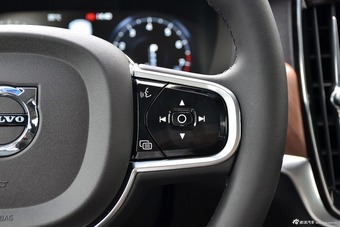 2016款沃尔沃S90 2.0T T6 AWD智雅版