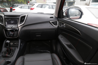 2014款长安CS75 2.0L手动豪华型国5