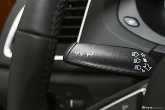 2015款奥迪Q3 35TFSI舒适型