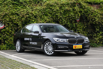 2017款宝马7系740Li 3.0T自动豪华型