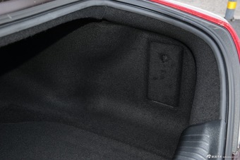 2016款捷豹XJL 2.0T自动两驱典雅商务版