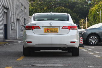 2013款讴歌ILX 2.0L自动精锐版