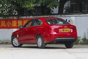 2015款绅宝D50 1.5L CVT标准超值导航版