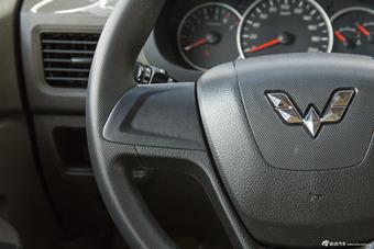 2014款五菱宏光S 1.2L 手动标准型