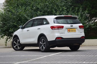 2015款索兰托L 2.4L自动汽油4WD定制版 7座 国V