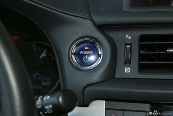 2014款雷克萨斯CT 1.8L自动200h F-Sport单色
