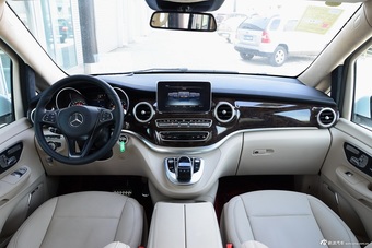 2016款奔驰V级 V260 2.0T自动尊贵版图片