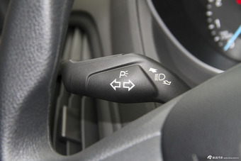 2015款福克斯两厢1.6L自动舒适型