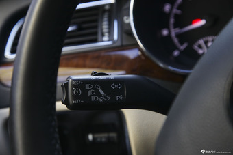 2013款斯柯达速派1.8T手自一体名仕版