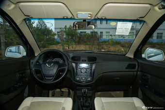 2015款五菱宏光S 1.5L手动超值版图片