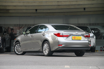 2015款雷克萨斯ES 2.0L自动200舒适版
