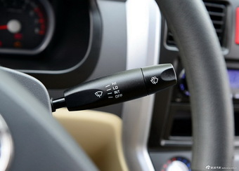 2014款启腾M70 1.2L进取型