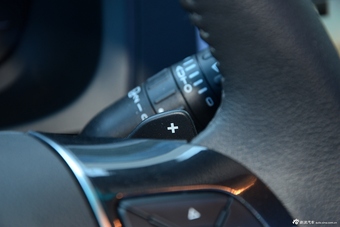 2016款探险者2.3T自动精英版