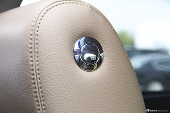 2015款捷豹XJL 2.0T两驱典雅商务版