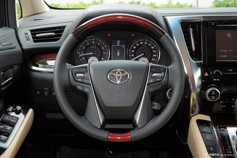 2015款埃尔法3.5L自动豪华版