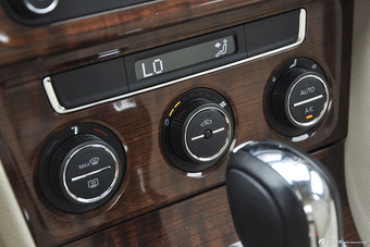 2013款朗逸改款1.4TSI DSG豪华版