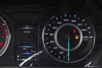 2015款V5菱致plus 1.5L手动智趣型