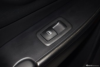 2014款自由光2.4L自动豪华版