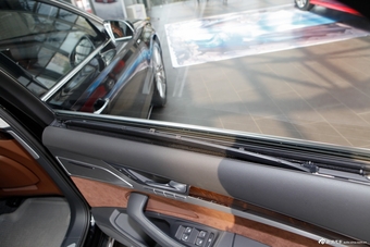 2013款奥迪A8L W12 6.3FSI quattro旗舰型