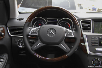 2015款奔驰ML400 4MATIC豪华型