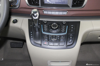 2014款GL8商务车2.4L自动LT豪华商务行政版