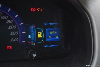 2015款比亚迪M6 2.4L自动豪华型