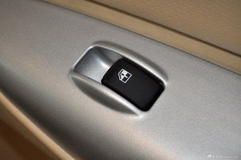 2013款途胜2.0L两驱自动舒适