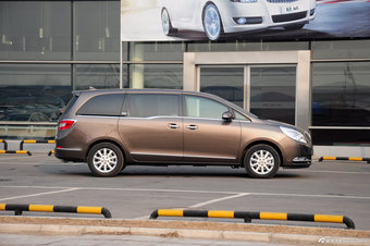 2013款别克GL8豪华商务车到店实拍