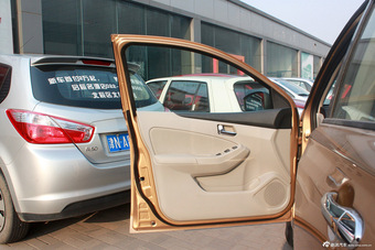 2015款启辰T70到店实拍