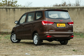 2015款五菱宏光S1 1.5L手动标准型