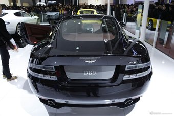 DB9