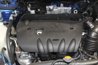 2016款翼神1.8L 手动黑白复刻版