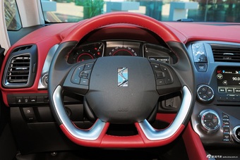 2015款DS 5 1.8T自动尊享版THP200