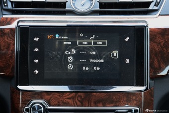 2016款东风A9 1.8T自动豪华型