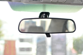 2013款马自达6 2.0L自动时尚型