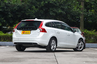 2015款沃尔沃V60 2.0T自动 T5智雅版
