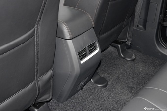 2016款北京BJ40L 2.3T自动四驱尊享版