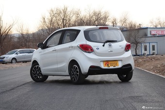 2014款奔奔1.4L自动尊贵天窗型