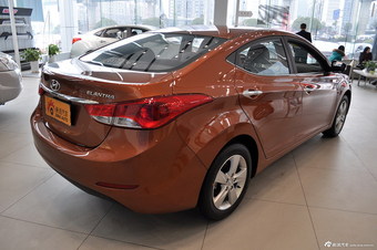 2013款朗动1.6L自动尊贵型