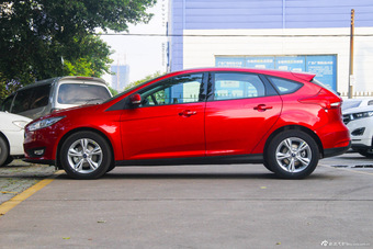 2015款福克斯两厢1.6L自动舒适型