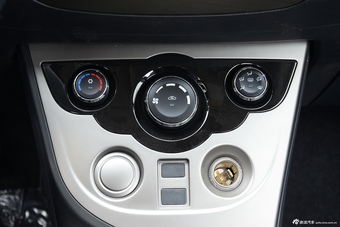 2016款海马M3 1.5L自动舒适型