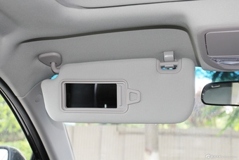 2015款吉利新帝豪三厢1.5L手动向上版